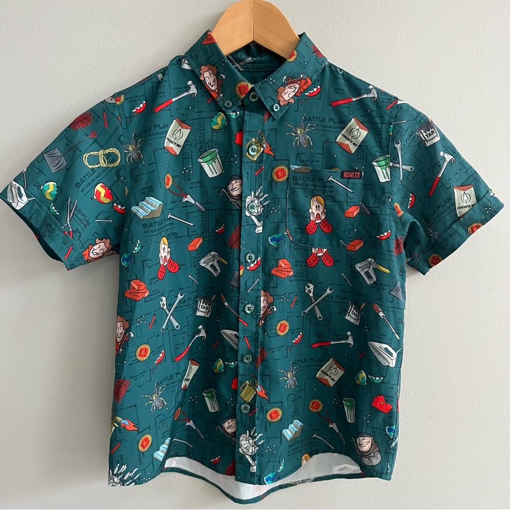RSVLTS Youth Kunuflex Home Alone Short Sleeve Button Up Shirt Size Small